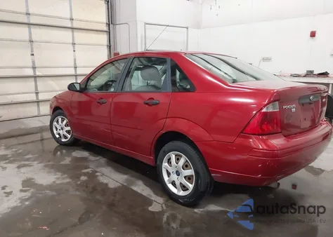 2005 Ford Focus Zx4 z USA, uszkodzony, nr VIN 1FAFP34N75W310511